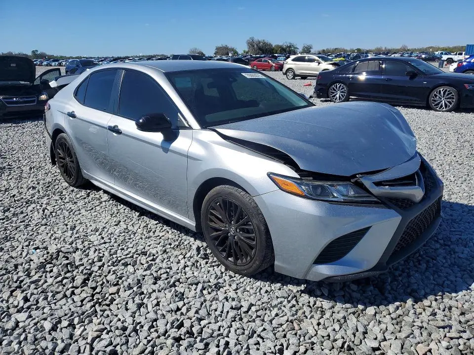 2019 TOYOTA CAMRY SE  