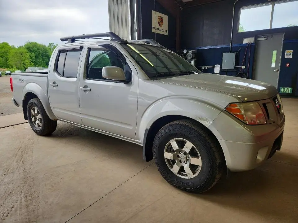 2012 NISSAN FRONTIER S  