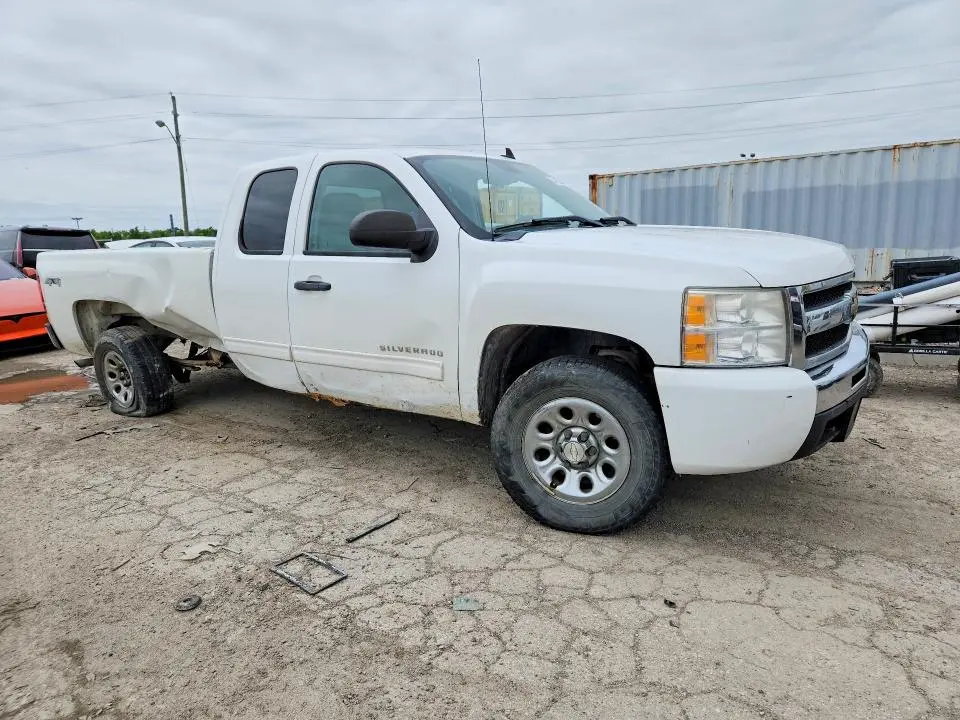 2011 CHEVROLET SILVERADO K1500 LT  