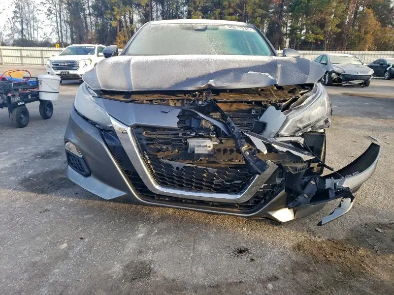 2021 NISSAN ALTIMA SV  