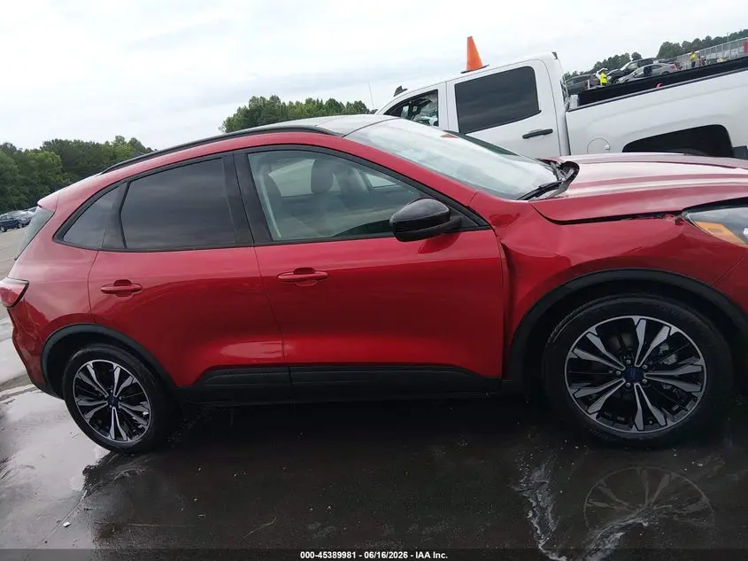 2022 FORD ESCAPE SE