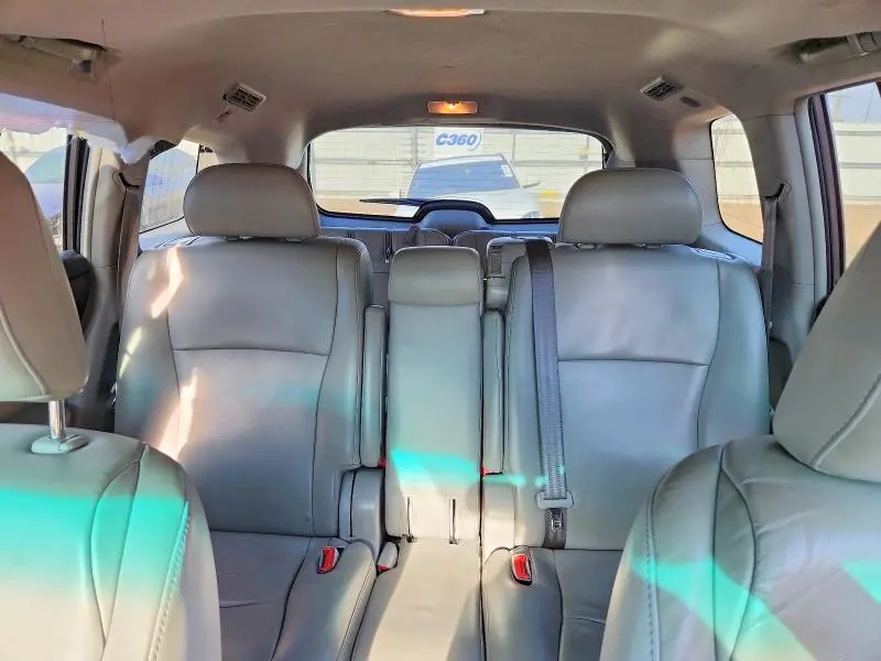 2013 TOYOTA HIGHLANDER SE  