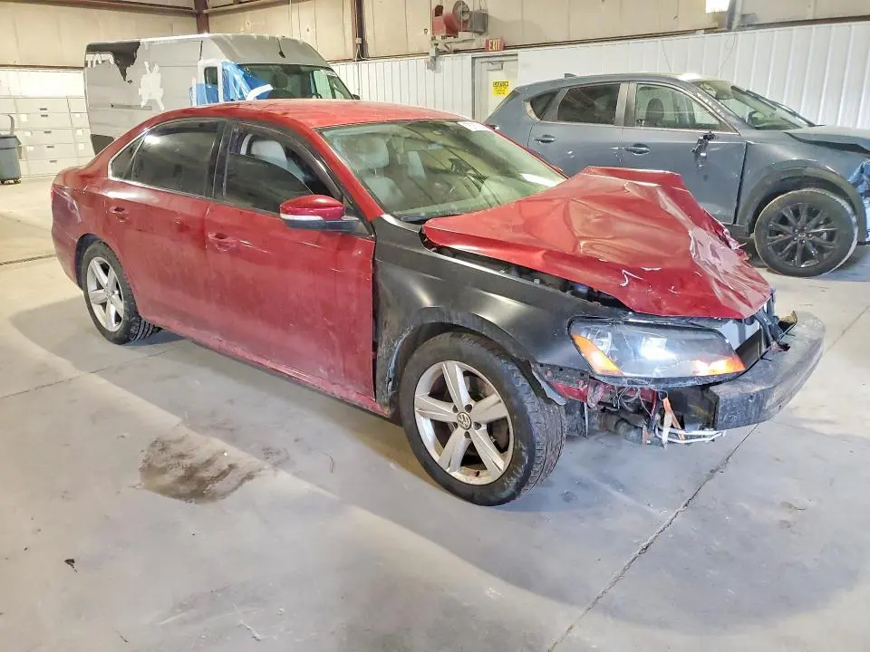 2015 VOLKSWAGEN PASSAT SE  