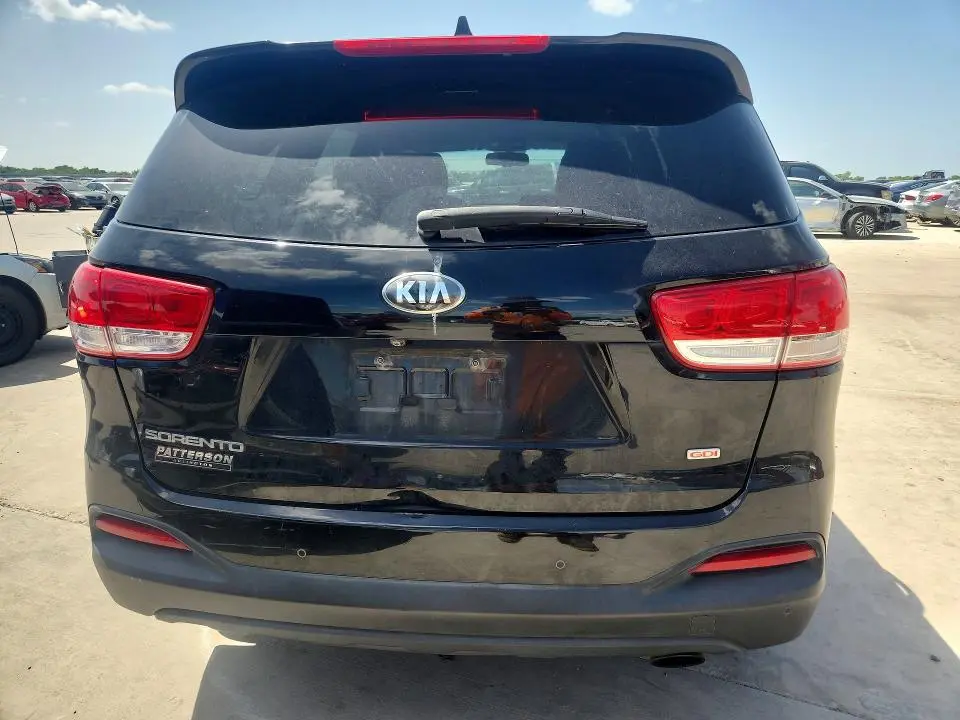 2016 KIA SORENTO LX  