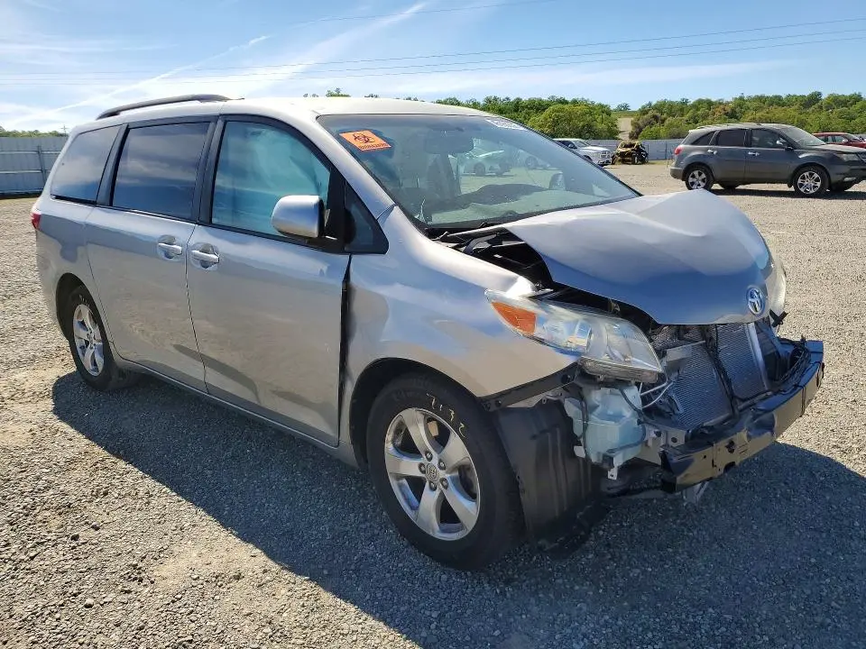 2016 TOYOTA SIENNA LE 8-PASSENGER  