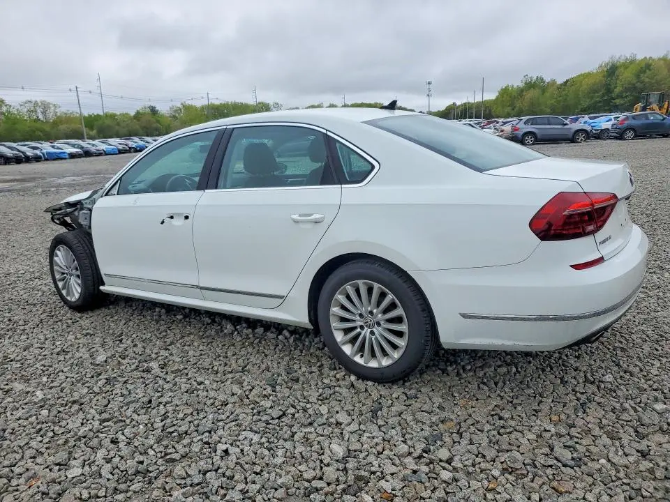 2017 VOLKSWAGEN PASSAT SE  