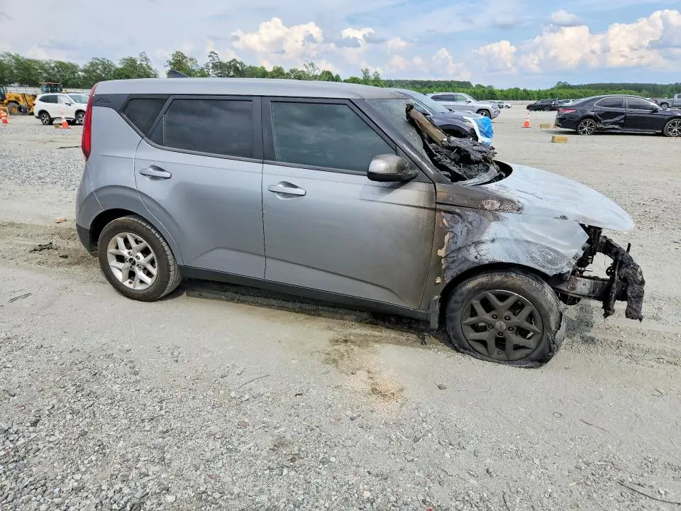 2022 KIA SOUL LX  