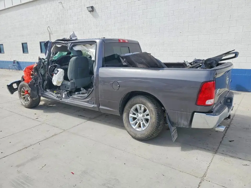 2015 RAM 1500 SLT  
