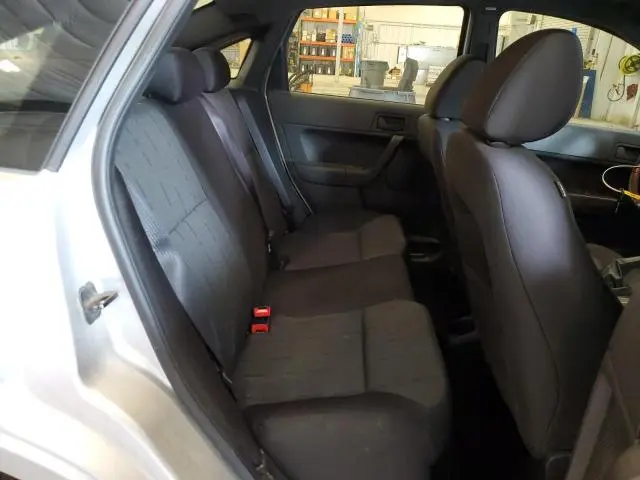 2010 FORD FOCUS SE  