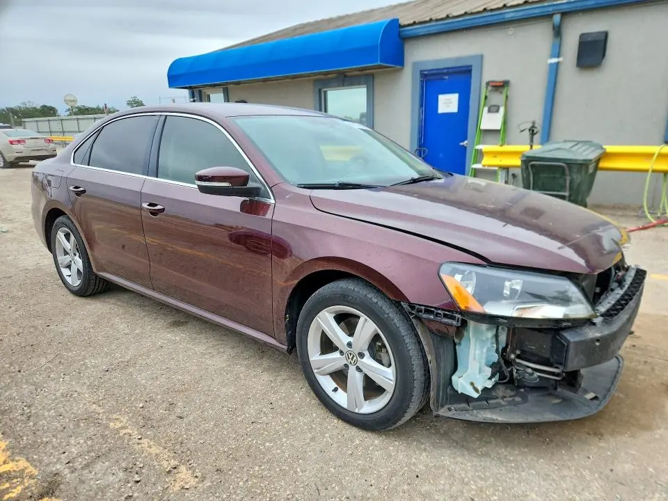 2014 VOLKSWAGEN PASSAT SE  