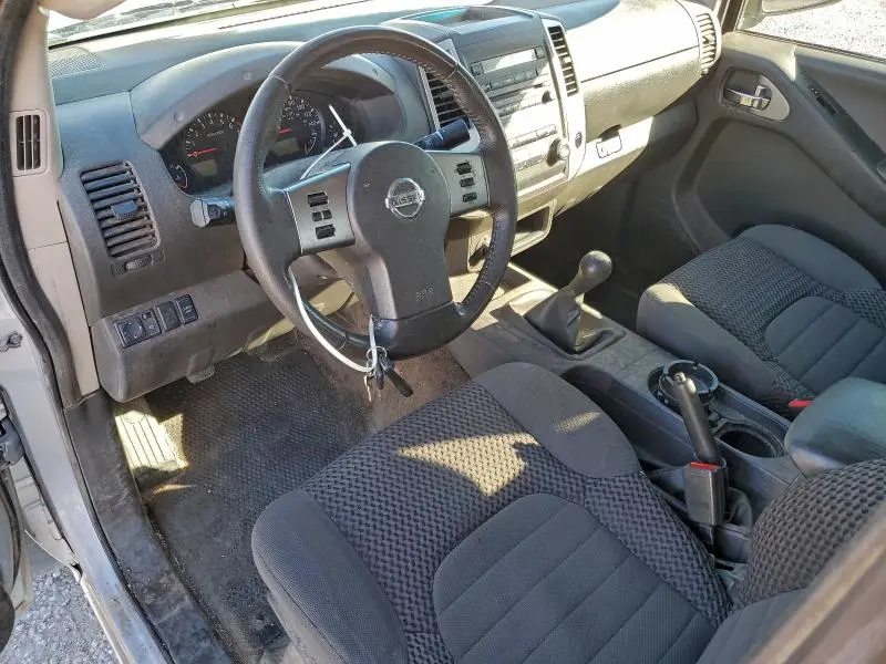 2011 NISSAN FRONTIER SV  