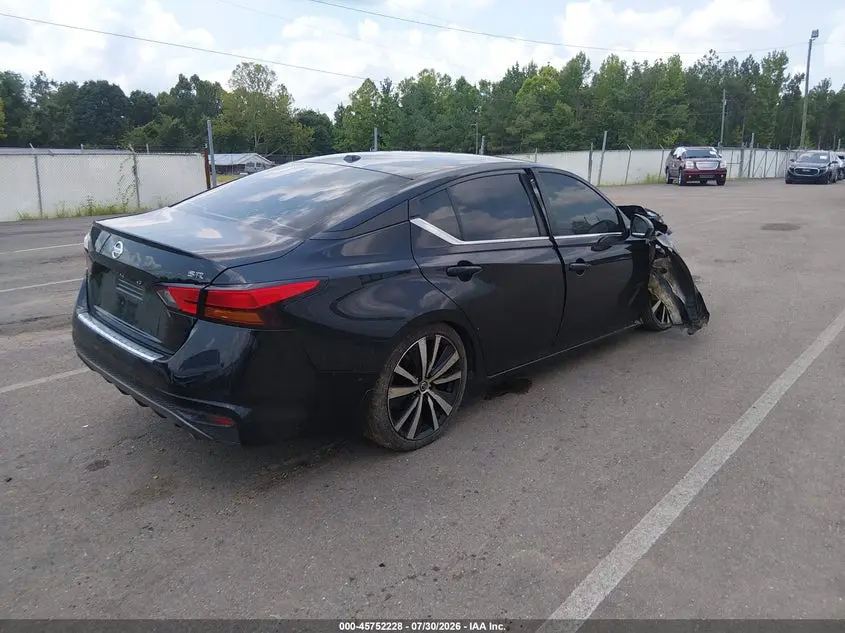 2022 NISSAN ALTIMA SR FWD