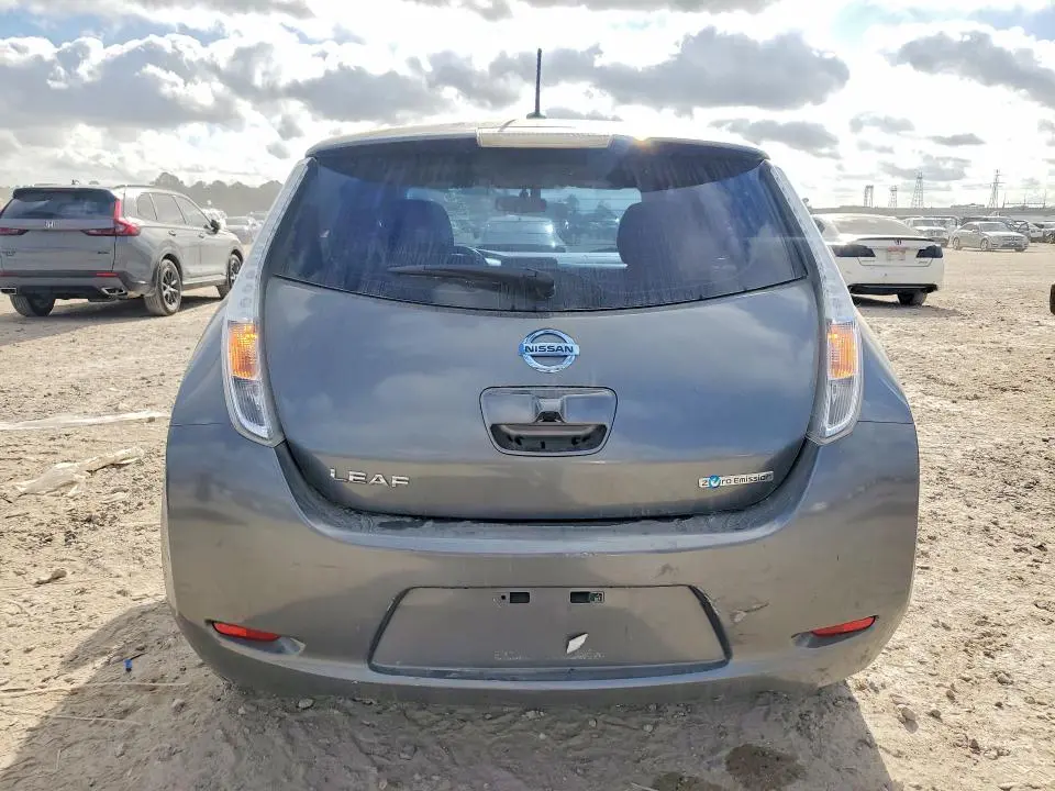 2015 NISSAN LEAF SV  