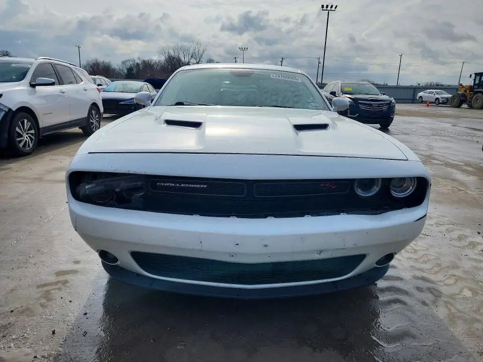2015 DODGE CHALLENGER SXT  