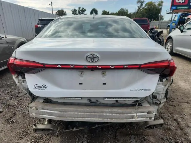 2019 TOYOTA AVALON XLE