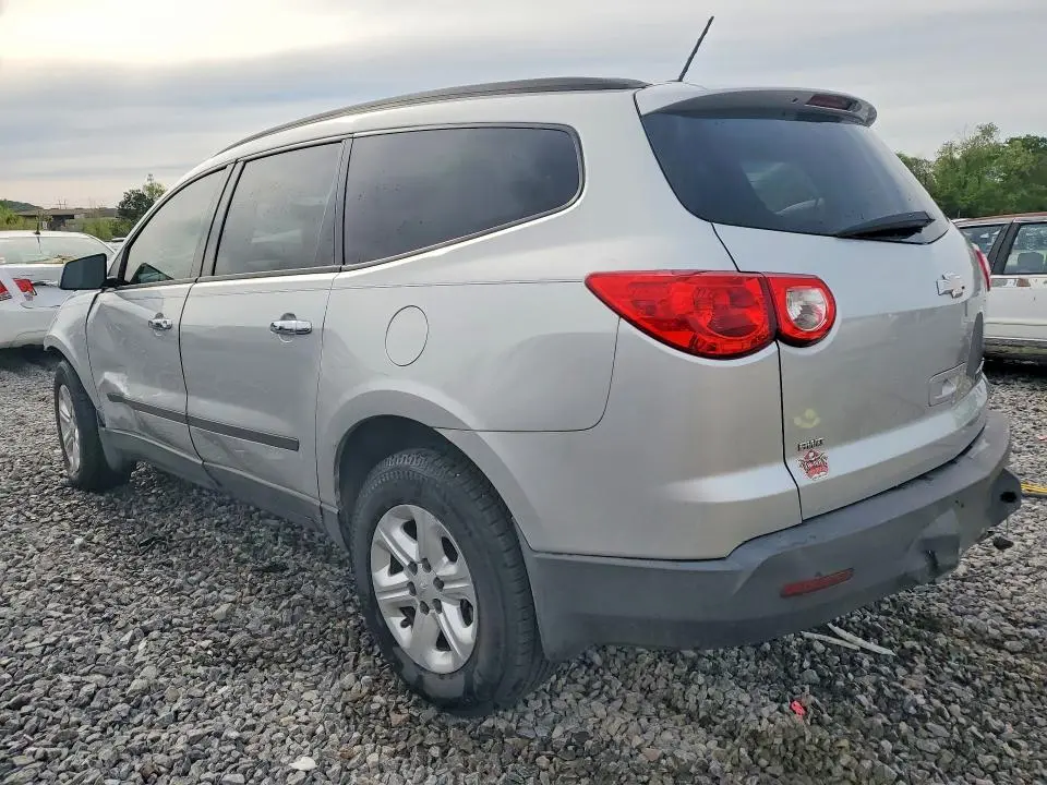 2011 CHEVROLET TRAVERSE LS  