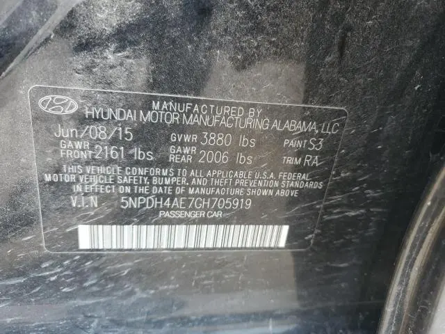 2016 HYUNDAI ELANTRA SE  