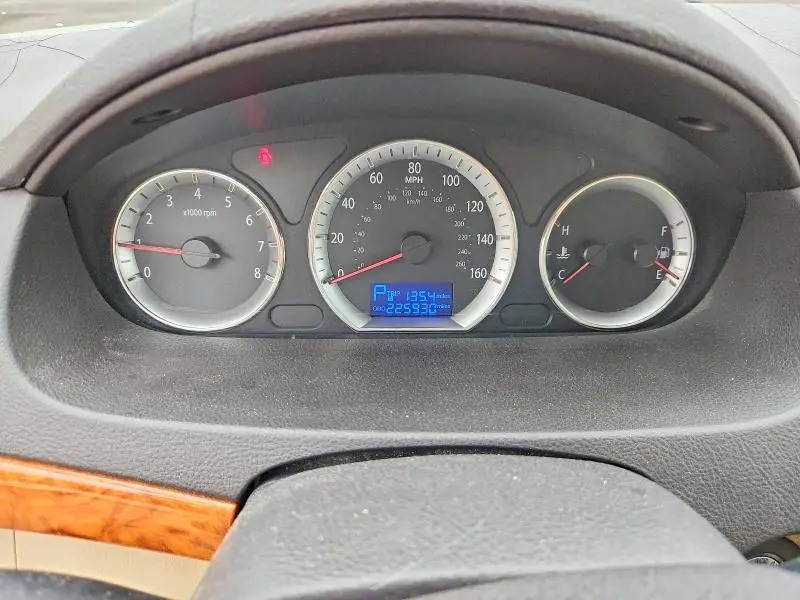 2010 HYUNDAI SONATA GLS  