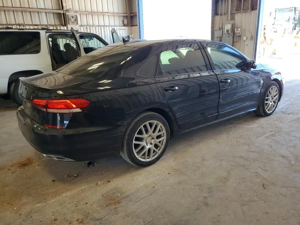 2020 VOLKSWAGEN PASSAT R-LINE  