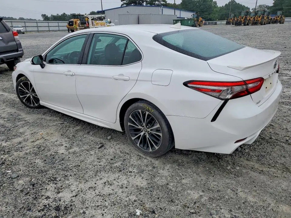 2019 TOYOTA CAMRY SE  