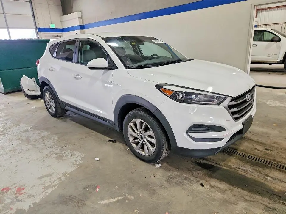 2018 HYUNDAI TUCSON SE  