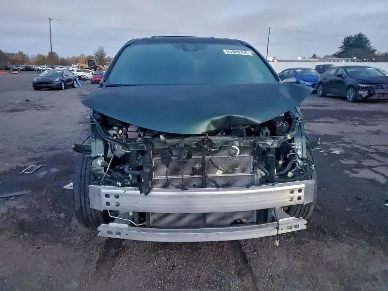 2025 TOYOTA SIENNA XSE  