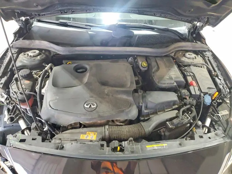 2019 INFINITI QX30 LUXE  