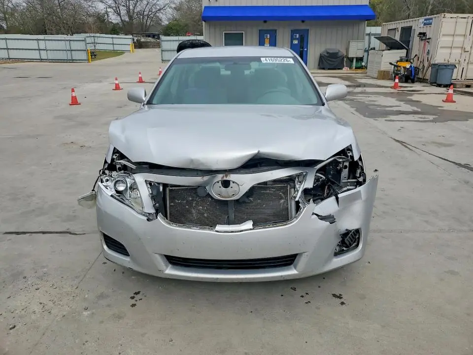 2011 TOYOTA CAMRY LE  