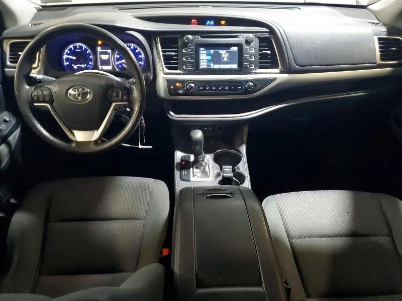 2019 TOYOTA HIGHLANDER LE  