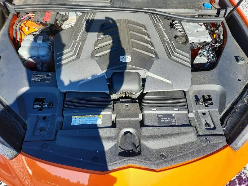 2024 LAMBORGHINI URUS PERFORMANTE  
