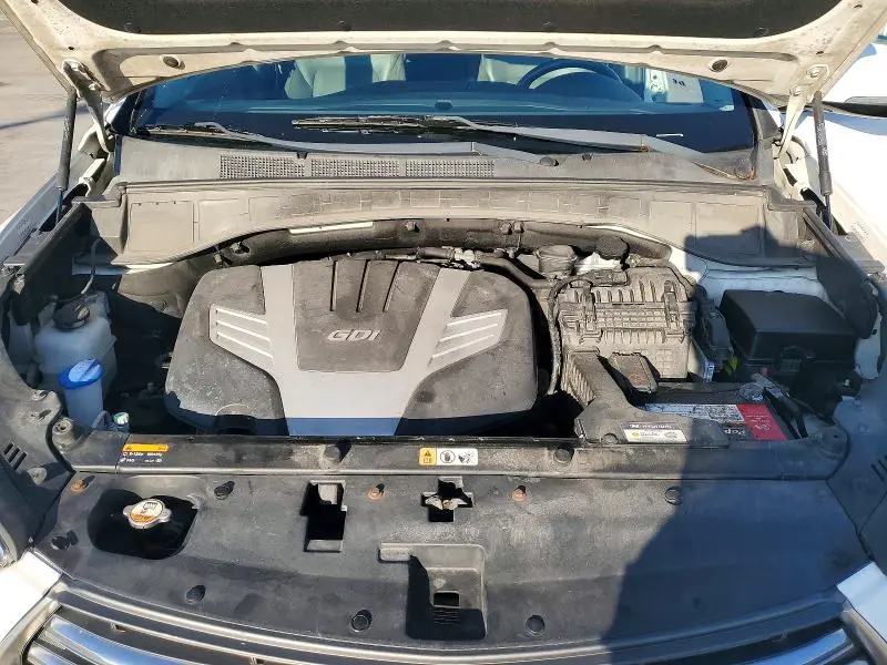 2017 HYUNDAI SANTA FE SE  