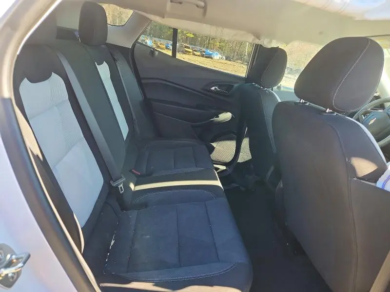 2025 CHEVROLET TRAX LS  