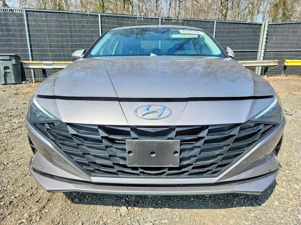 2023 HYUNDAI ELANTRA SE  