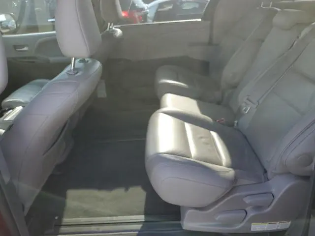 2016 TOYOTA SIENNA XLE  