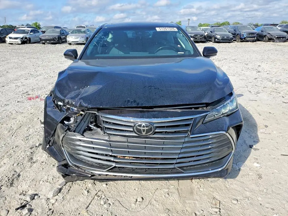 2019 TOYOTA AVALON XLE  