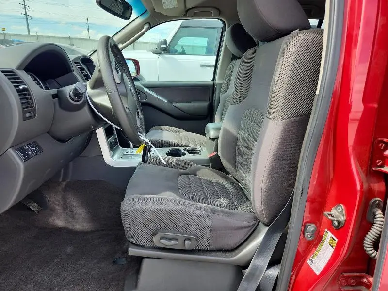 2011 NISSAN PATHFINDER S  