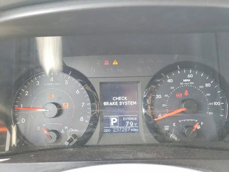 2016 TOYOTA SIENNA LE  