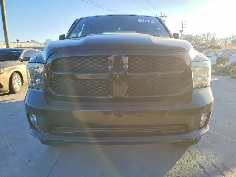 2016 RAM 1500 ST  