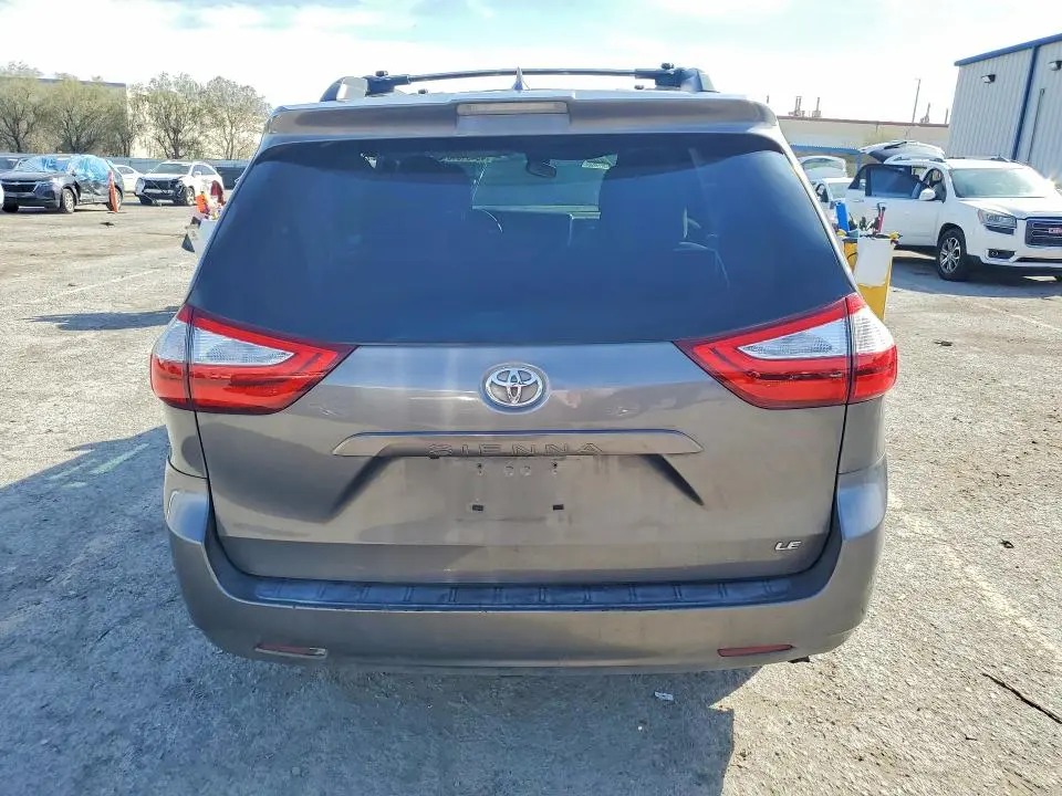 2019 TOYOTA SIENNA LE 8-PASSENGER  
