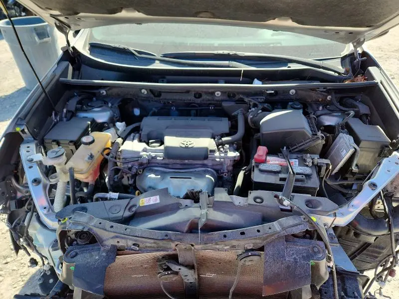2018 TOYOTA RAV4 XLE  