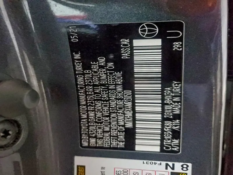 2021 TOYOTA C-HR XLE  