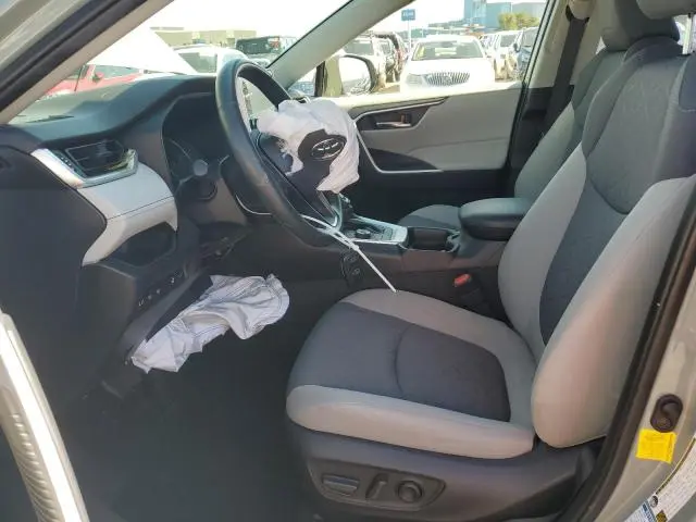 2021 TOYOTA RAV4 XLE  