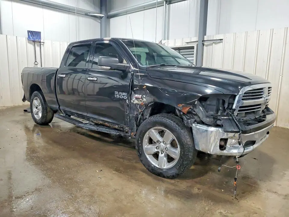 2015 RAM 1500 SLT  