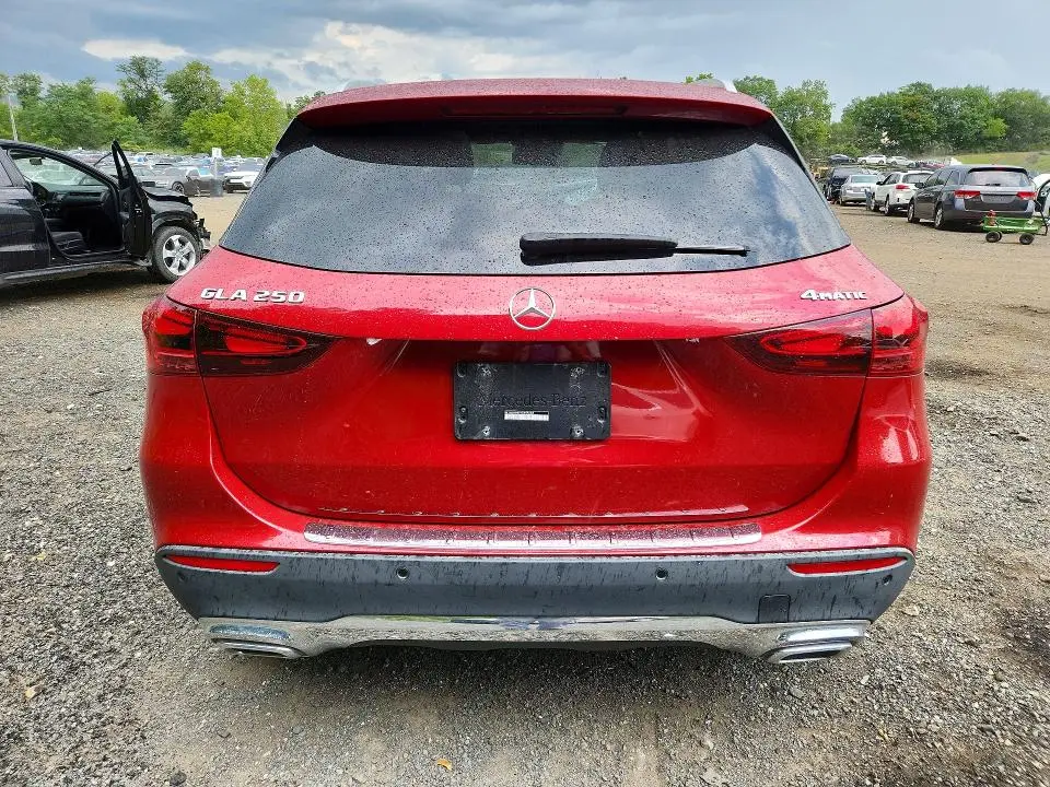 2025 MERCEDES-BENZ GLA 250 4MATIC  