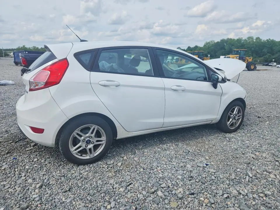 2018 FORD FIESTA SE  