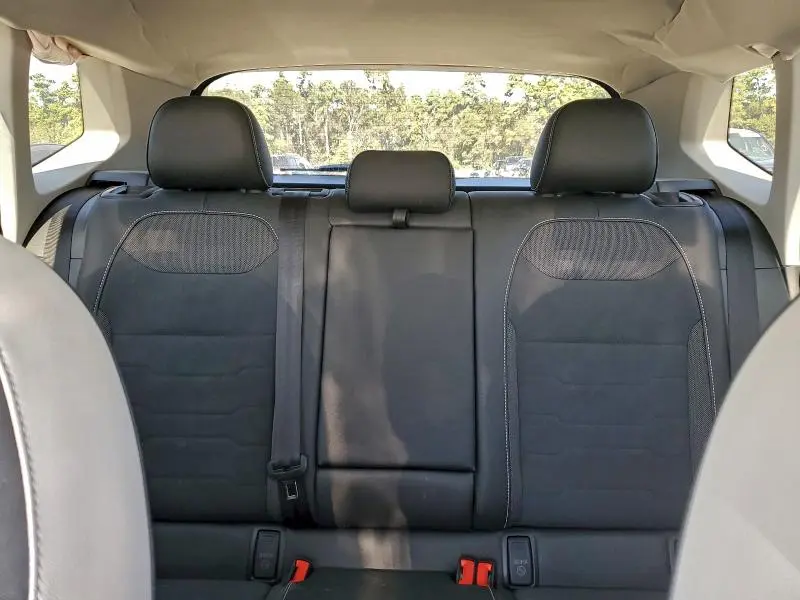 2025 VOLKSWAGEN TAOS SE  