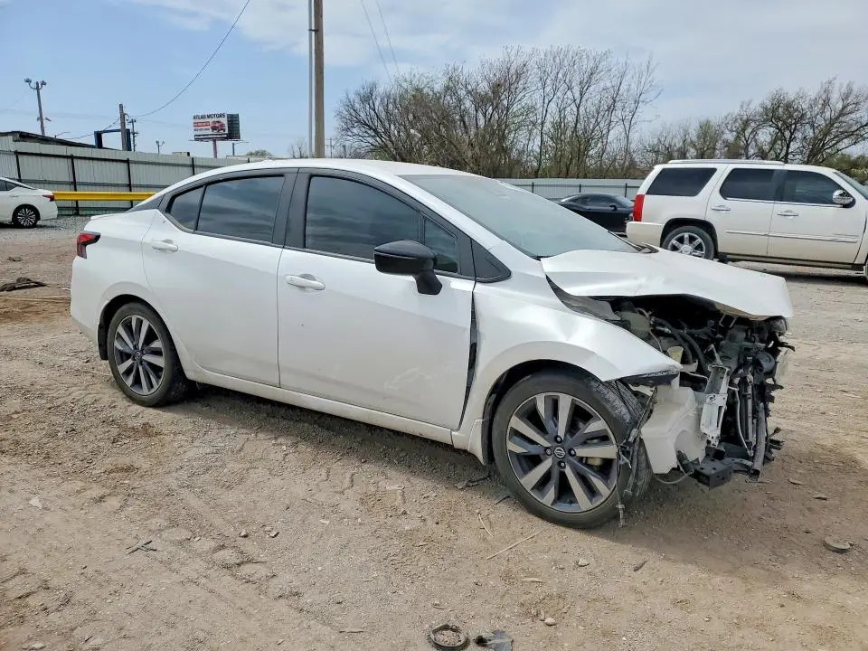 2020 NISSAN VERSA SR  