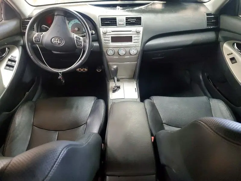 2011 TOYOTA CAMRY SE  