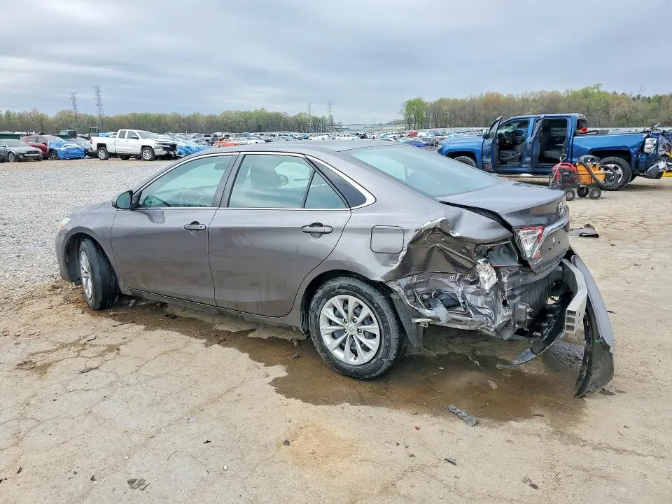 2016 TOYOTA CAMRY LE  