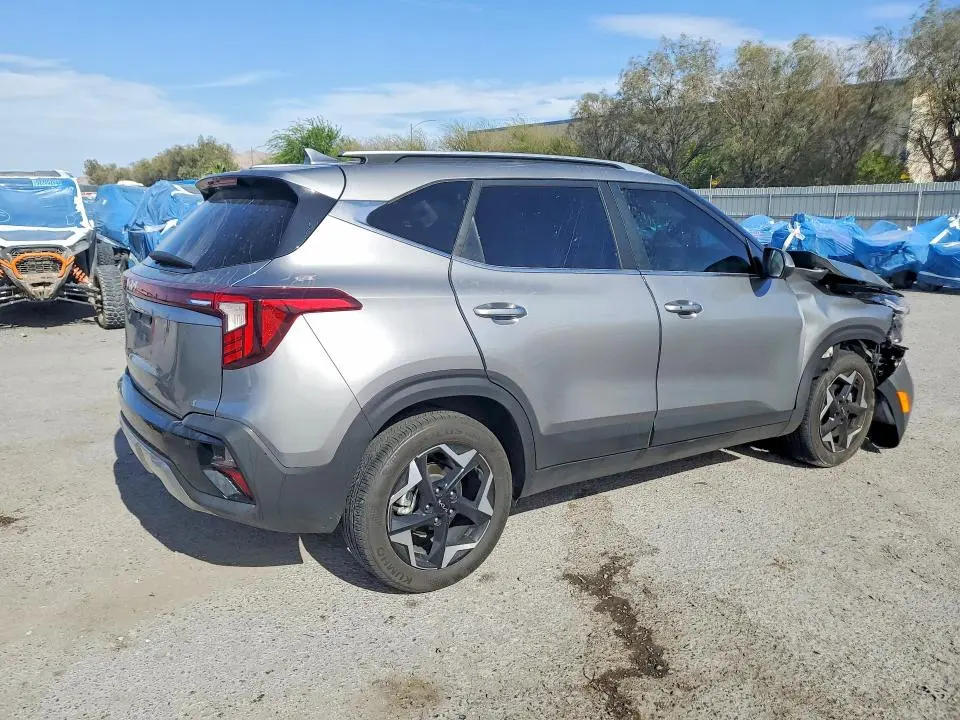 2025 KIA SELTOS EX  